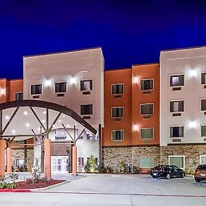 Del-Mar Airport Inn & Suites